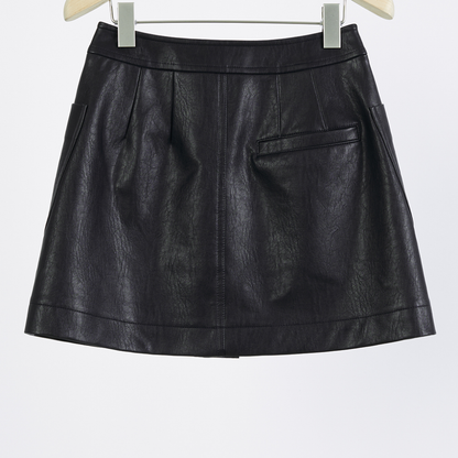 BOLD BUTTON MINI SKIRT