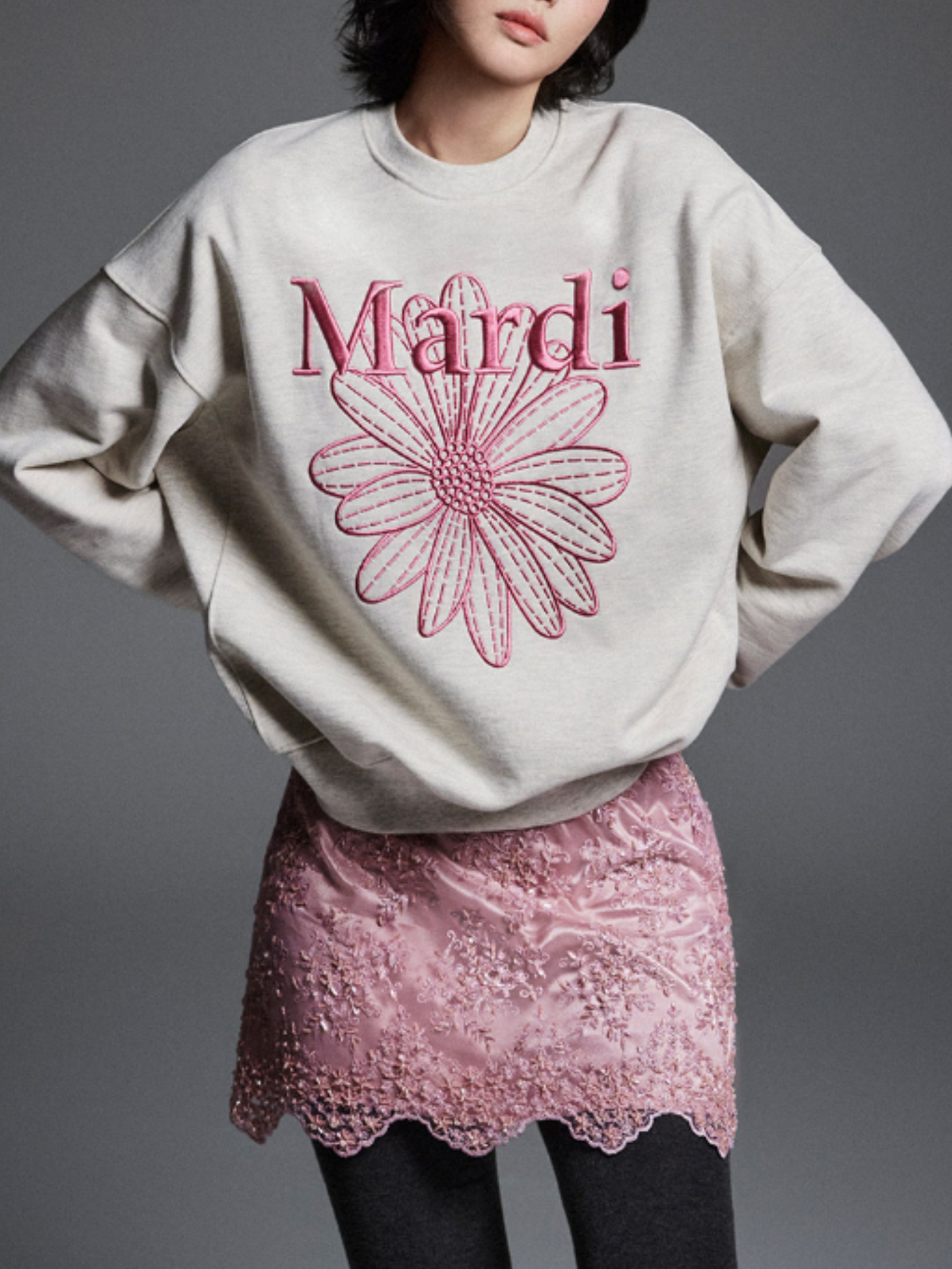 SWEATSHIRT FLOWERMARDI NEEDLEWORK