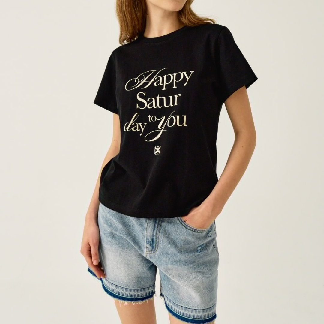 (W) Happy Saturday Typo Graphic T-Shirt